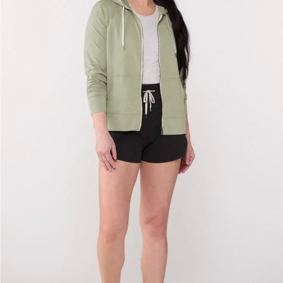 Vuori Jacket Women Halo Performance Lightweight Sage Green Women's Hoodie VW268 - Picture 3 of 9